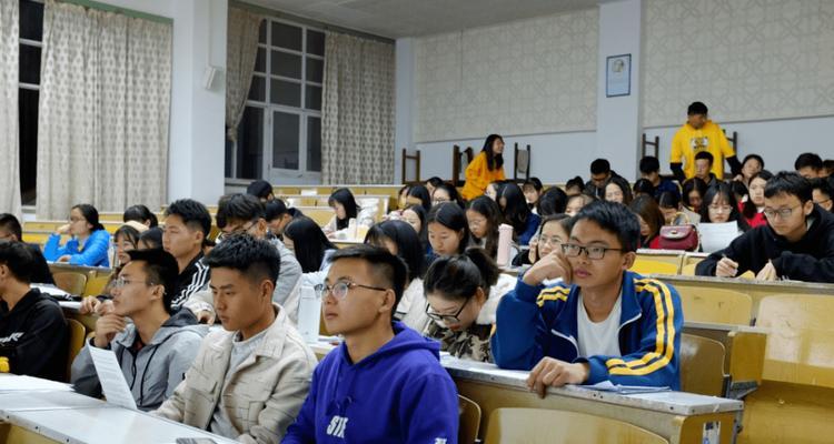 提高学生上课专注度的有效方法（解决学生上课爱睡觉问题的实用技巧）